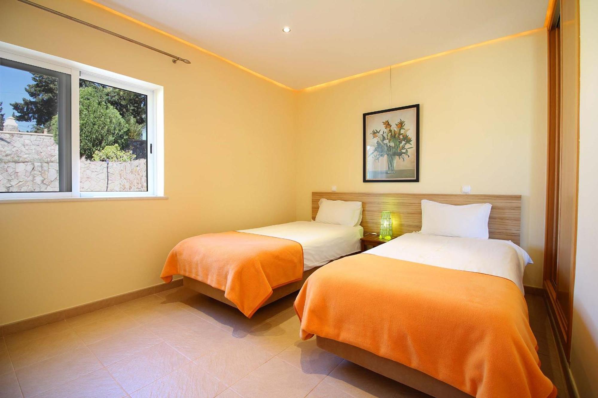 Quinta Dos Vales Wine Estate Guest House Estômbar Rom bilde